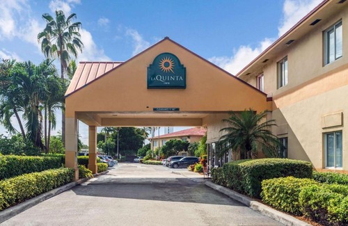 Imperial Point Hotel | La Quinta by Wyndham Fort Lauderdale Pompano Beach