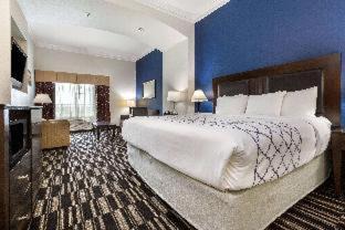 Alvin Hotel | La Quinta by Wyndham Alvin
