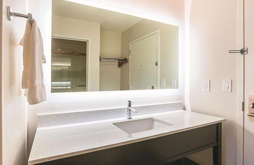 Lindridge-Martin Manor Hotel | La Quinta by Wyndham Atlanta Midtown - Buckhead