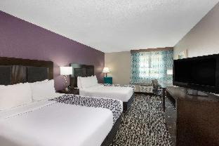 Blue Springs Hotel | La Quinta by Wyndham Blue Springs