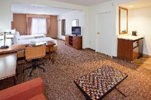 Bannockburn Hotel | La Quinta by Wyndham Bannockburn-Deerfield