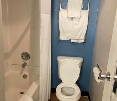 Baton Rouge Hotel | La Quinta by Wyndham Baton Rouge Siegen Lane