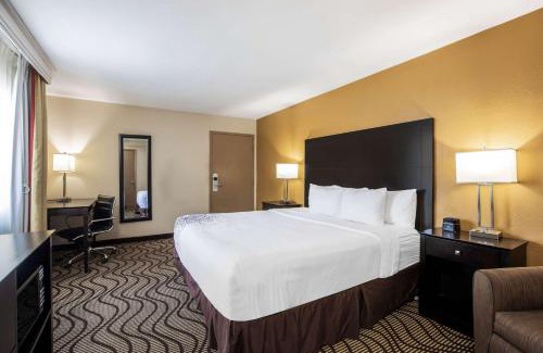 Carlsbad Hotel | La Quinta by Wyndham Carlsbad - Legoland Area