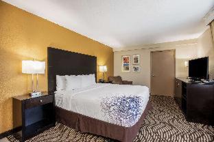 Carlsbad Hotel | La Quinta by Wyndham Carlsbad - Legoland Area