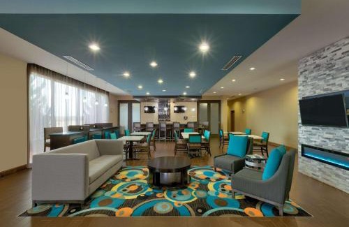 Clinton Hotel | La Quinta by Wyndham Clinton Historic Route 66
