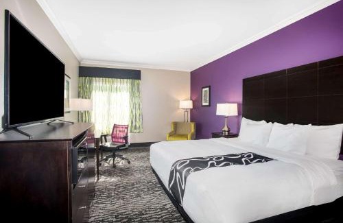 Columbus Hotel | La Quinta by Wyndham Columbus TX