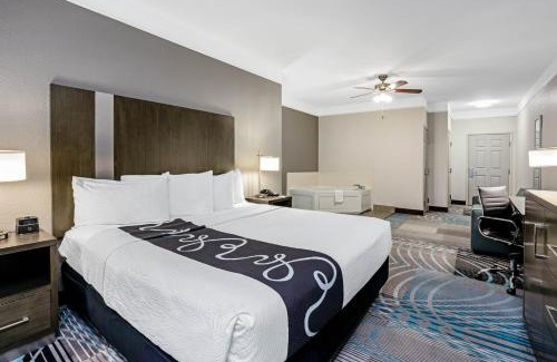 Conroe Hotel | La Quinta by Wyndham Conroe