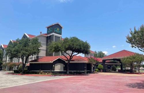 South Arlington Hotel | La Quinta by Wyndham Dallas Arlington South