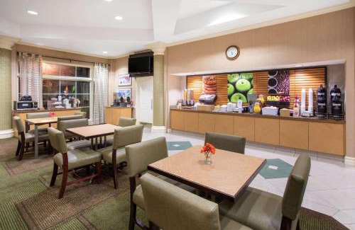 Lakewood Hotel | La Quinta by Wyndham Denver Southwest Lakewood