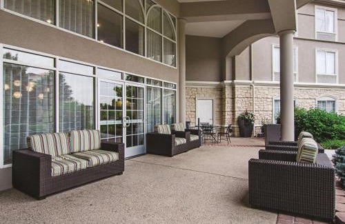 Dupont Hotel | La Quinta by Wyndham Denver Airport DIA