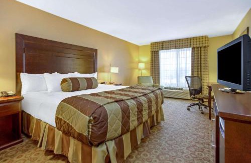 Dickinson Hotel | La Quinta by Wyndham Dickinson