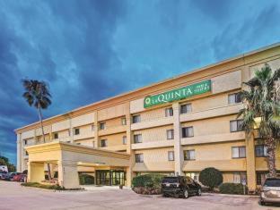Baytown Hotel | La Quinta by Wyndham Houston Baytown East