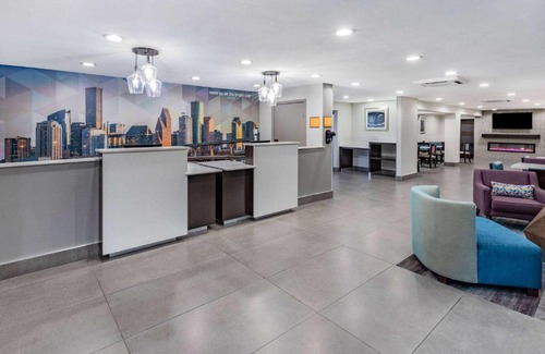 Sharpstown Hotel | La Quinta by Wyndham Houston Southwest