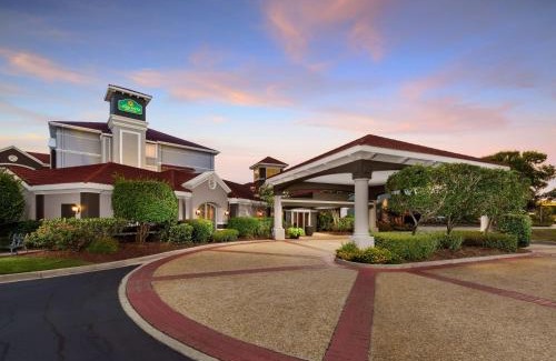 Myrtle Beach Hotel | La Quinta by Wyndham Myrtle Beach Broadway Area