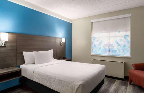 Madison Hotel | La Quinta by Wyndham Madison American Center