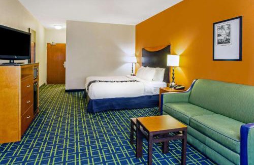 Lakeview Hotel | La Quinta by Wyndham Manassas Battlefield
