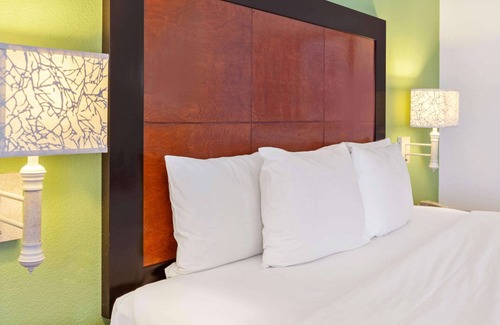 Juarez Municipality Hotel | La Quinta by Wyndham Cd Juarez Near US Consulate