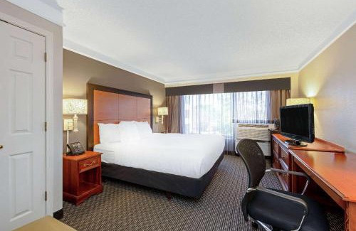 Kenner - Louis Armstrong International Airport Hotel | La Quinta by Wyndham New Orleans Airport