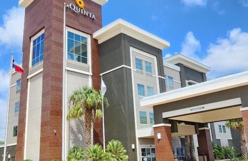 Pearsall Hotel | La Quinta by Wyndham Pearsall