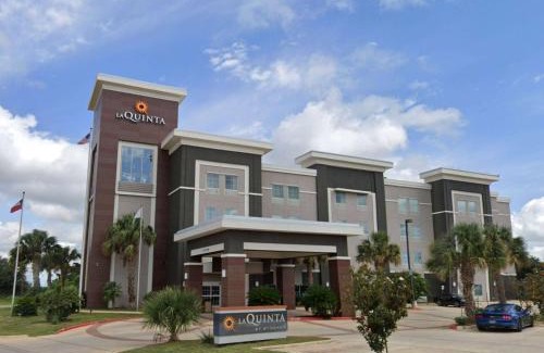 Pearsall Hotel | La Quinta by Wyndham Pearsall