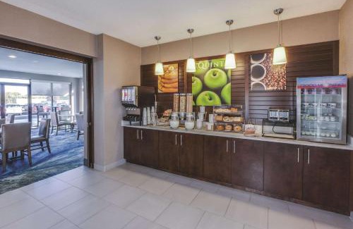 Essington Hotel | La Quinta by Wyndham Philadelphia Airport