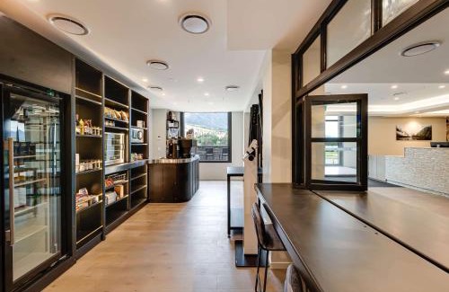 Frankton Hotel | La Quinta by Wyndham Remarkables Park Queenstown
