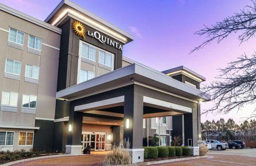 Starkville Hotel | La Quinta by Wyndham Starkville at MSU