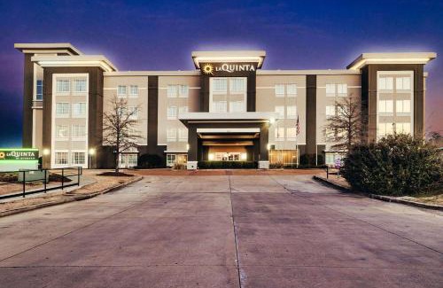 Starkville Hotel | La Quinta by Wyndham Starkville at MSU
