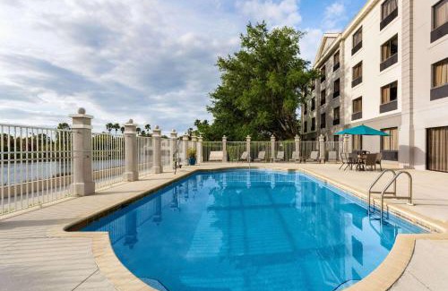 Bonita Shores Hotel | La Quinta by Wyndham Bonita Springs Naples North