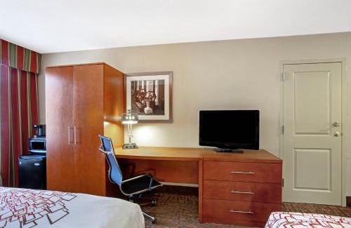 Williamsburg Hotel | La Quinta by Wyndham Williamsburg Historic Area