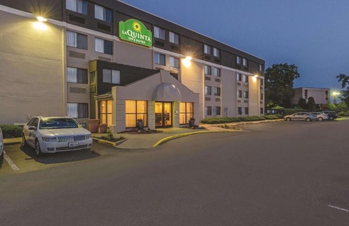 Warwick Hotel | La Quinta by Wyndham Warwick Providence Airport