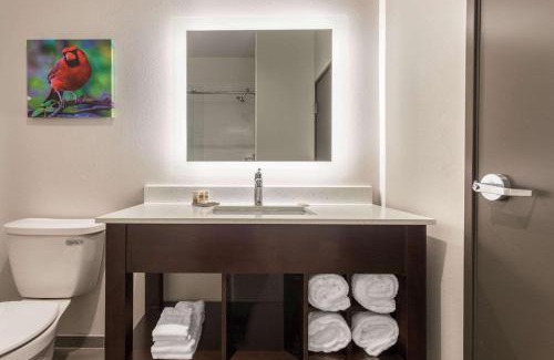 Bloomington Hotel | La Quinta Inn and Suites by Wyndham Bloomington