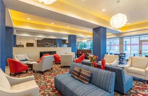 Bloomington Hotel | La Quinta Inn and Suites by Wyndham Bloomington