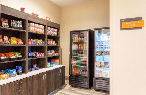 Bloomington Hotel | La Quinta Inn and Suites by Wyndham Bloomington