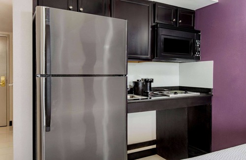 West Long Branch Hotel | La Quinta Inn by Wyndham West Long Branch/NJ Shore Area