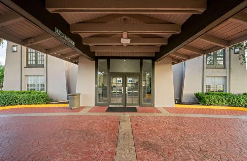 Central City Hotel | La Quinta Inn by Wyndham Corpus Christi North