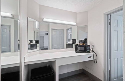 Central City Hotel | La Quinta Inn by Wyndham Corpus Christi North