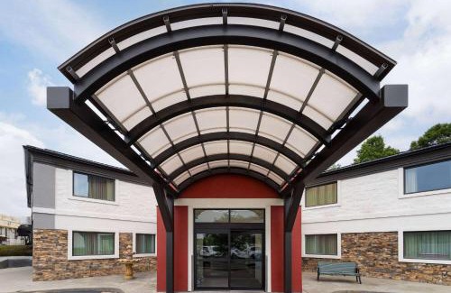 Bowmansville Hotel | La Quinta Inn by Wyndham Buffalo Airport