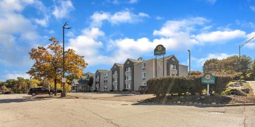 Independence Hotel | La Quinta Inn by Wyndham Cleveland Independence