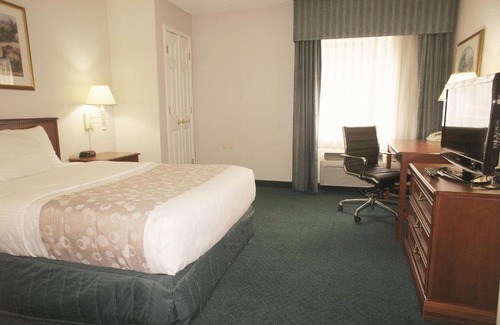 Canton Hotel | La Quinta Inn by Wyndham Detroit Canton