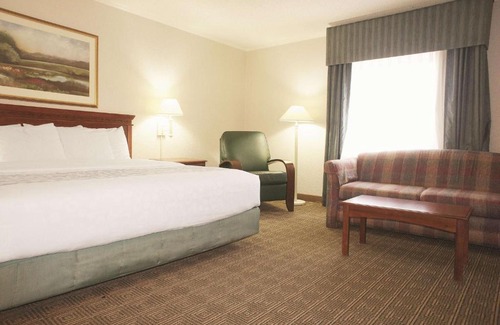 Canton Hotel | La Quinta Inn by Wyndham Detroit Canton