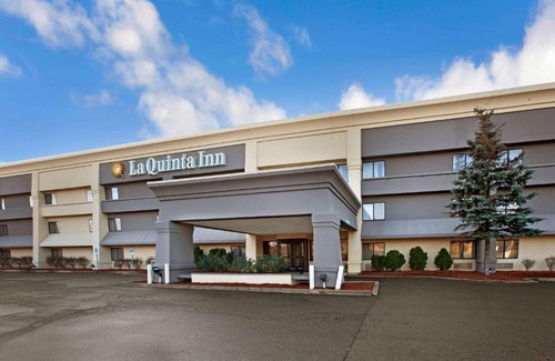 Canton Hotel | La Quinta Inn by Wyndham Detroit Canton