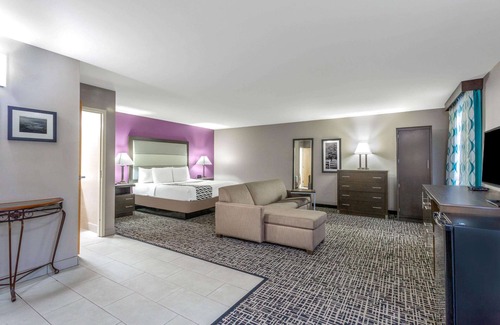 Radford Hotel | La Quinta Inn by Wyndham Radford
