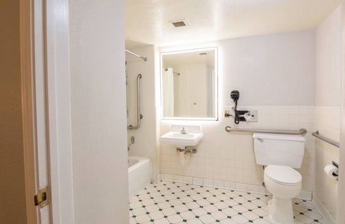 Stockton Hotel | La Quinta Inn by Wyndham Stockton