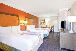 Victoria Hotel | La Quinta Inn by Wyndham Victoria