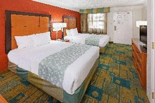 Victoria Hotel | La Quinta Inn by Wyndham Victoria