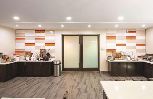 Richmond City Centre Hotel | La Quinta Inn by Wyndham Vancouver Airport
