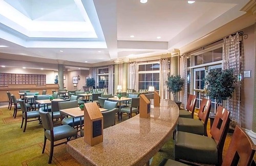 Charlotte Hotel | La Quinta Inn & Suites by Wyndham Charlotte Airport South