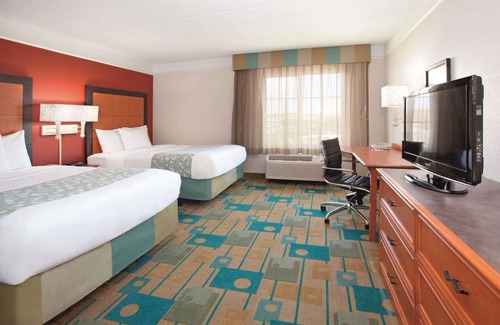 Southwest Colorado Springs Hotel | La Quinta Inn & Suites by Wyndham Colorado Springs South AP