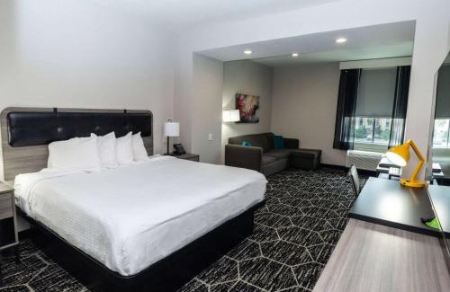 South Side Hotel | La Quinta Inn & Suites by Wyndham Corpus Christi Southeast